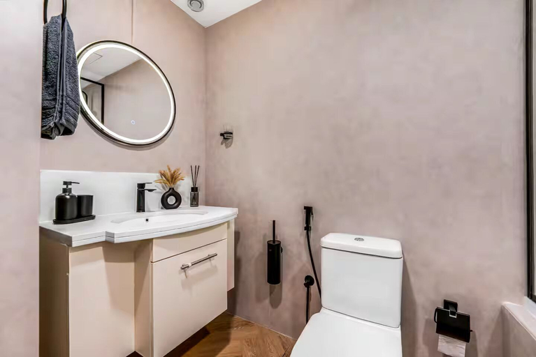 Bathroom 4, Luxury Studio Retreat with Balcony, Dubai