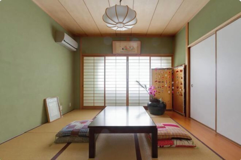 Room 2, Osaka Tamatsukuri, Osaka