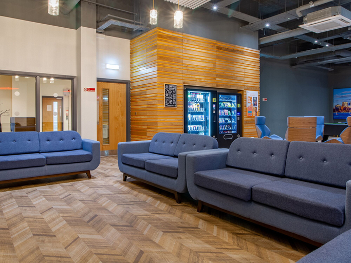 Lobby sitting area 5, Student Only Cross House, Plymouth