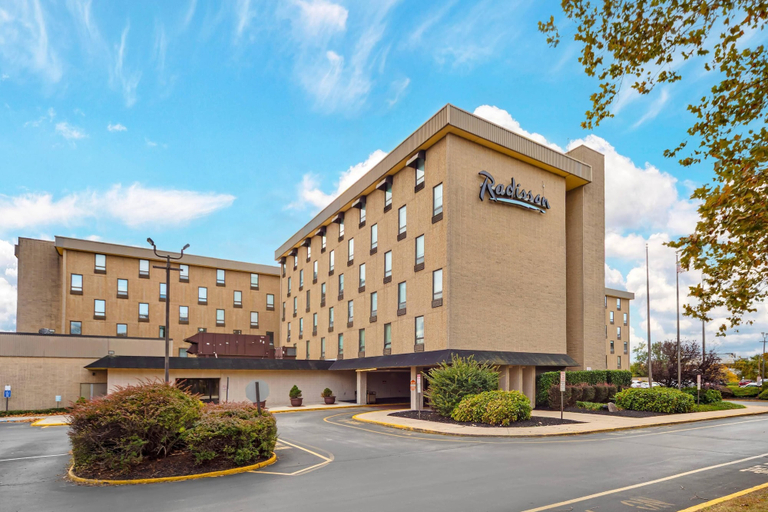 Exterior & Views 2, Radisson Hotel Philadelphia Northeast, Bucks