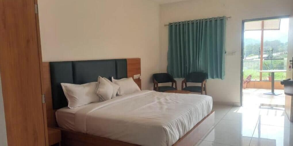 Room 5, Royal Home Stay, Narmada