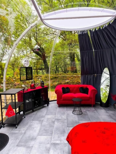 Interior, Les Bois de Morphée, Lot