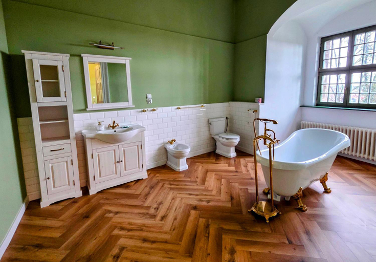Bathroom 2, Zamek Otmuchow, Nysa