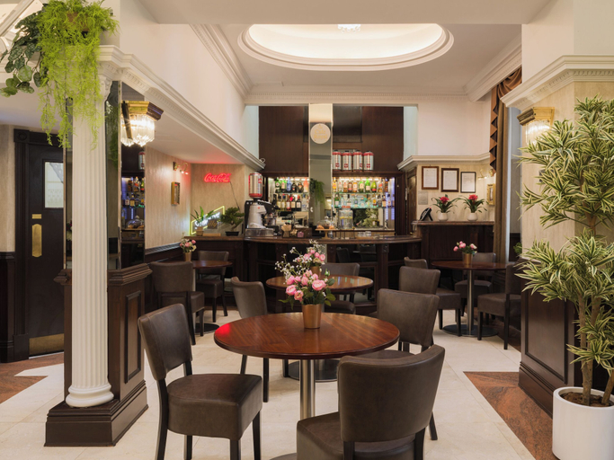 Food & Drinks 5, Royal Eagle Hotel, London