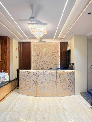Others 4, Hotel Qamar, Mumbai City