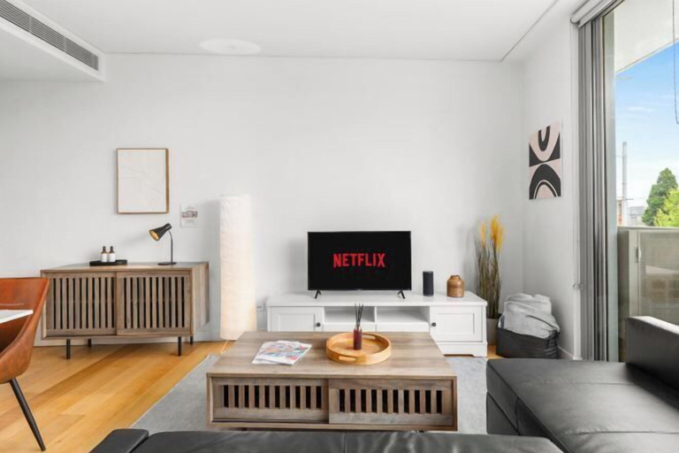 Others 5, Central stylish 1 bedroom with balcony and air-con, Sydney