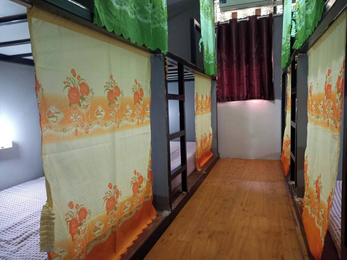 Room 3, sleep with me khaosan, Phra Nakhon