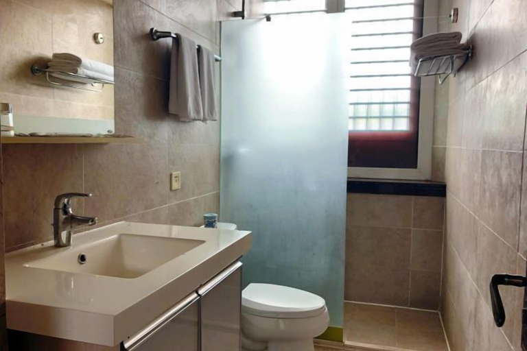 Bathroom 4, Shanhai Holiday Hotel, Qinhuangdao