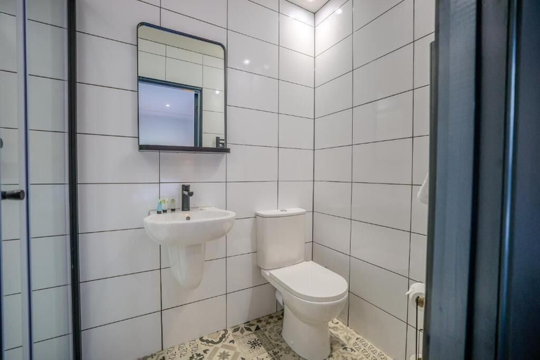 Bathroom 5, The Righ, Argyll and Bute