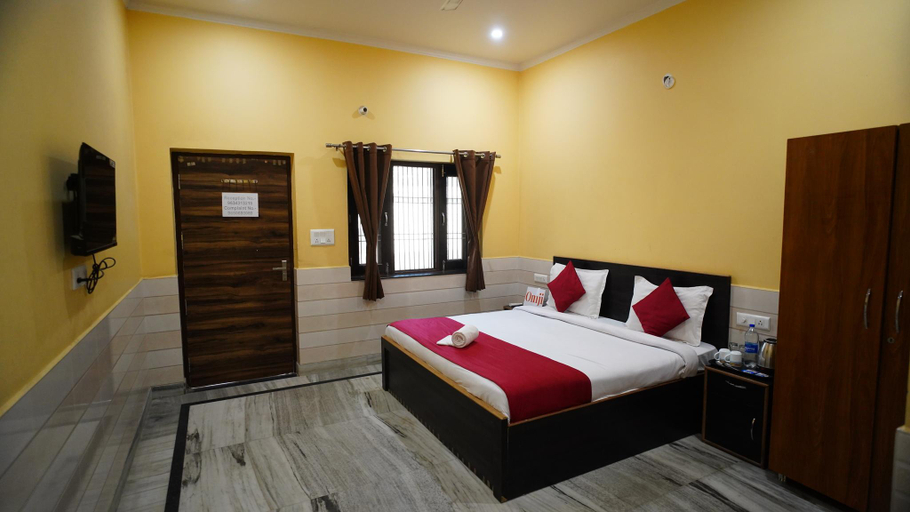 Bedroom 5, Omji Ashram - Pyare Mohan Dham, Mathura