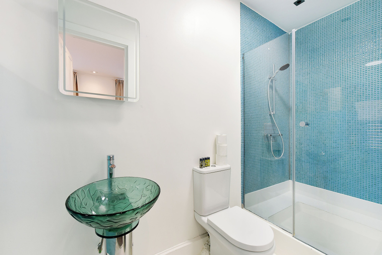 Bathroom 4, London Choice- Oxford Street - Hyde Park, London