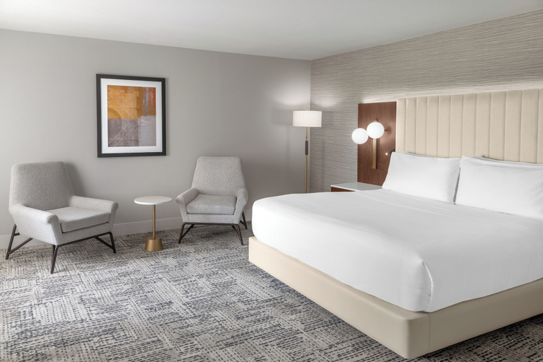Bedroom 3, DoubleTree by Hilton Owatonna, Steele