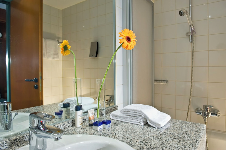 Bathroom 5, Congress Hotel Weimar by Mercure, Weimar