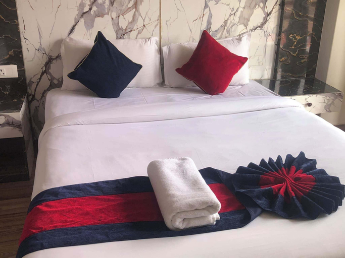 Room 4, Hotel See You Again, Gandaki