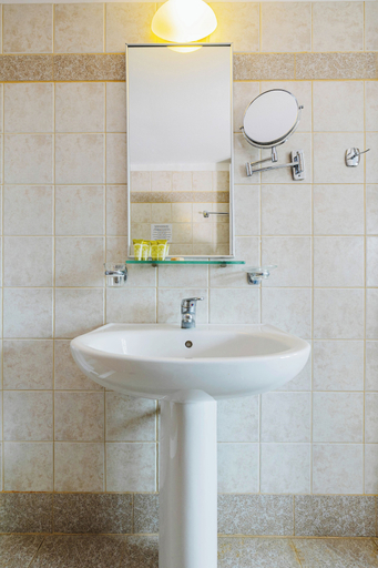 Bathroom 5, Niros Beach, Crete