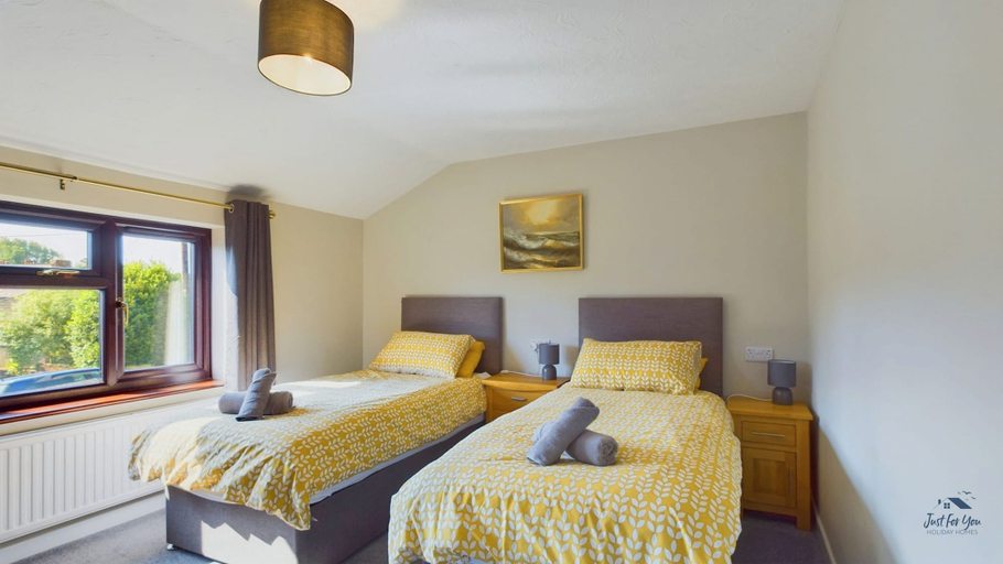 Bedroom 3, Dartmouth House - Bayside, Isle of Wight