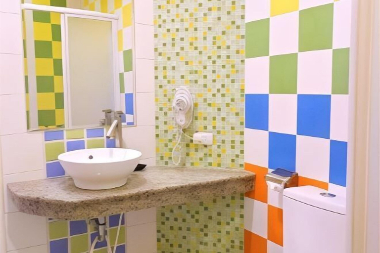 Bathroom 4, Meet Kenting, Pingtung