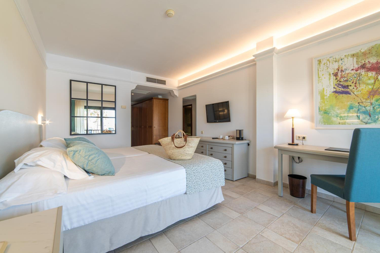 Bedroom 5, Secrets Mallorca Villamil Resort and Spa - Adults Only, Baleares