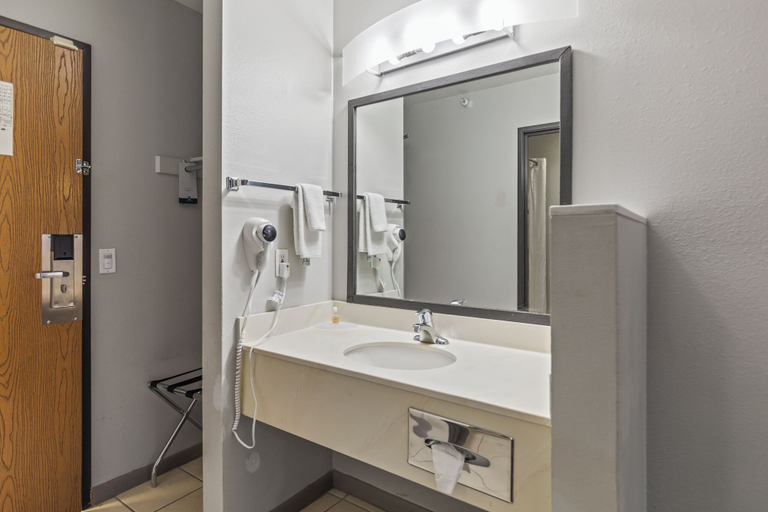 Bathroom 4, Quality Inn & Suites Salina National Forest Area, Sevier