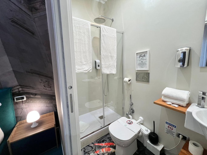 Bathroom 4, Vacanze Romane Vaticano, Roma