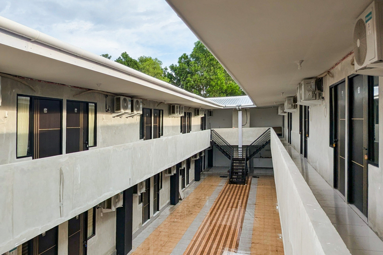 Exterior 4, Urbanview Hotel near BSCC DOME Balikpapan by RedDoorz, Balikpapan