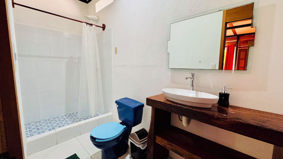 Bathroom 4, Mayan Spirit, Flores