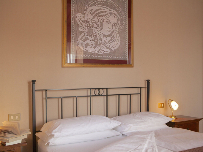 Room 5, Farmhouse in Campriano, Arezzo