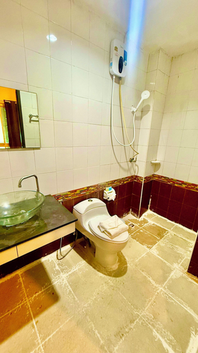 Bathroom 2, Silver Oaks Guest House, Phuket Island