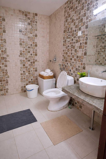 Bathroom 5, Hotel Malik Residency, Leh