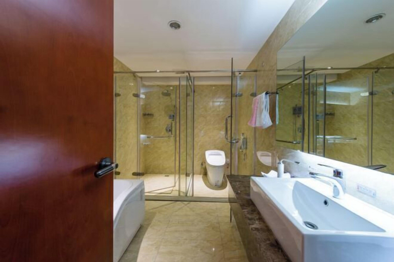 Bathroom, Tianma Hotel, Wuwei