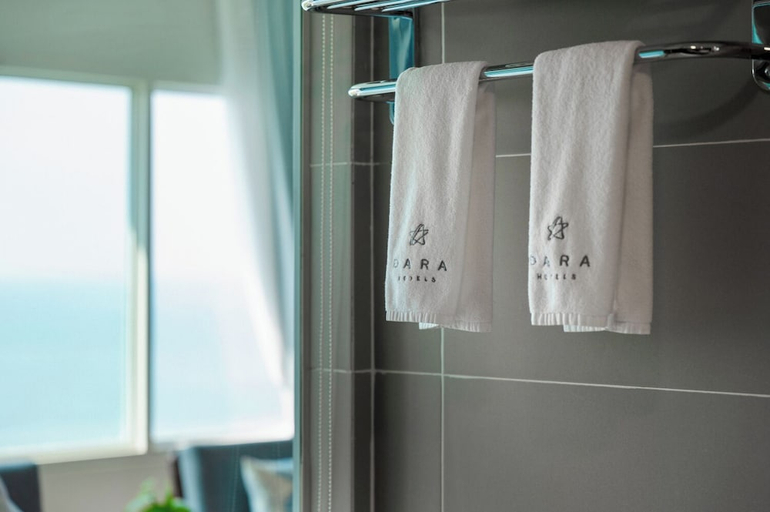 Bathroom 4, Independence Hotel by Dara, Sihanoukville
