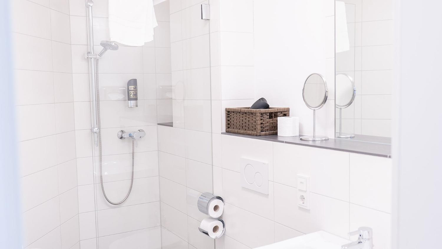Bathroom 3, Alembra - Hotel de estilo vinícola, Trier