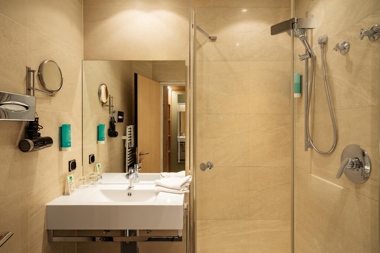 Bathroom 4, Atrium Hotel Kruger, Rostock