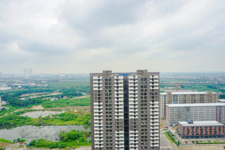 Exterior 3, Comfort 2BR with Extra Room at Meikarta District 2 Apartment By Travelio, Cikarang
