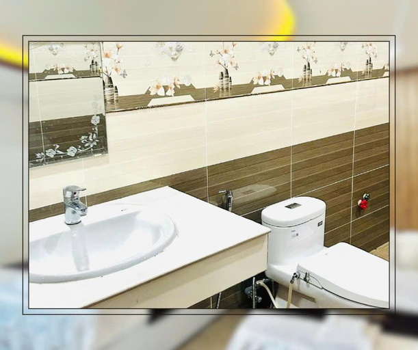 Bathroom 3, Sunny 1 Hometel Vinh Long, Bình Minh