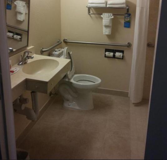 Bathroom, Baymont by Wyndham Florida Mall, Orange