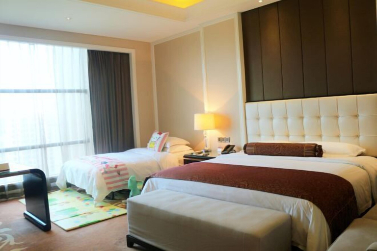 Bedroom 3, Oriental International Hotel, Yichang