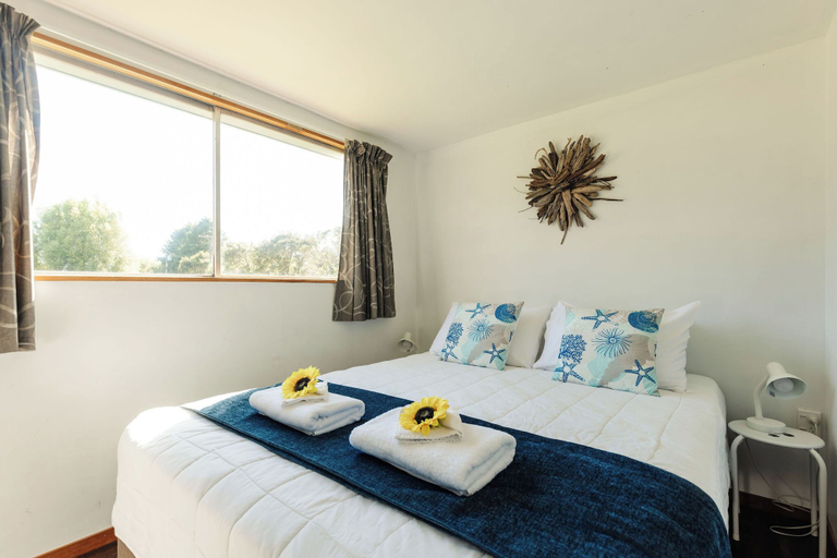 Bedroom 3, Golden Bay Holiday Park, Tasman
