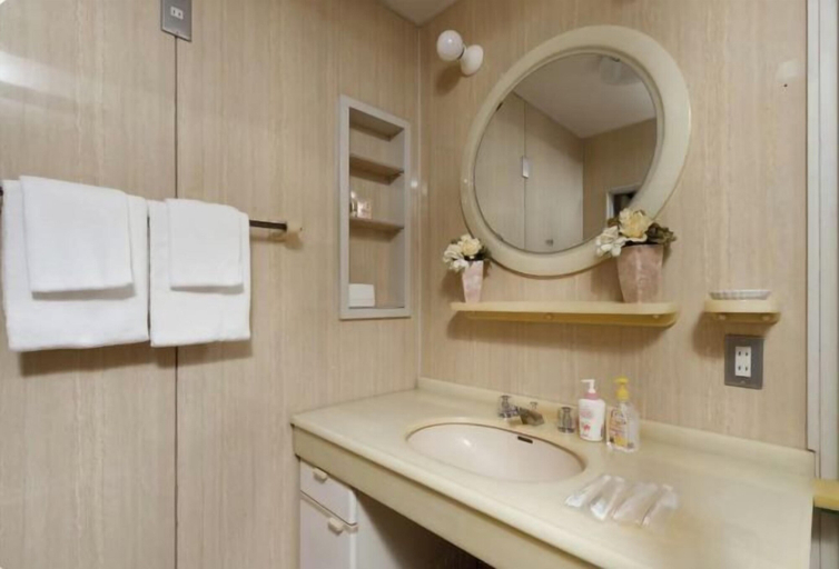 Room 3, Osaka Tamatsukuri, Osaka