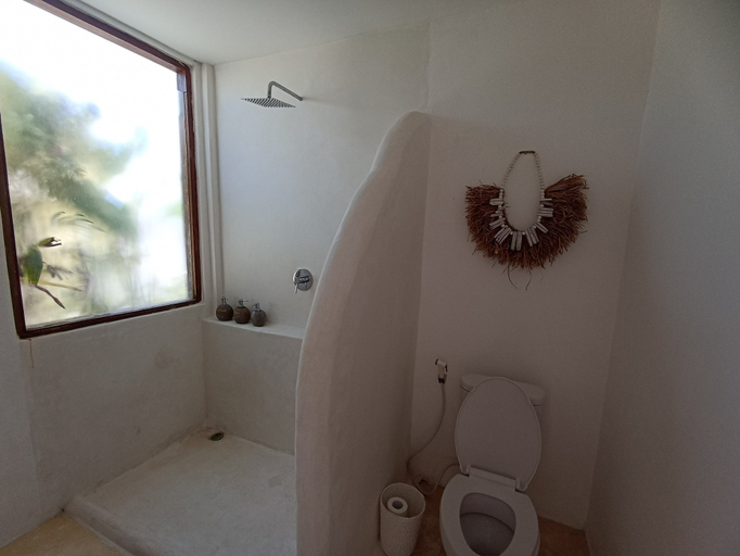 Bathroom 3, Sal Central, Badung