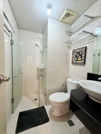 Bathroom 4, One Palm Tree Villas Across MNL Airport T3, Pasay City
