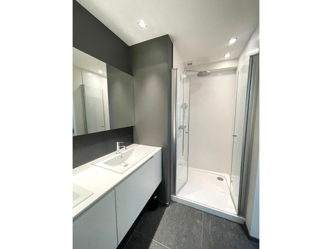 Bathroom 5, Apartment by Epernay Square with Sea View, West-Vlaanderen