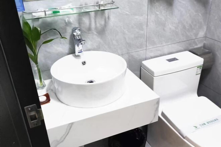 Bathroom 4, FuNan Baijing Shangwu Hotel, Fuyang
