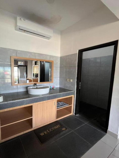 Bathroom 4, Tropica Gili Hotel, Lombok