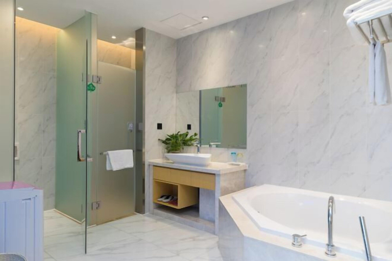 Bathroom 4, Weiyina Hotel, Shaoguan