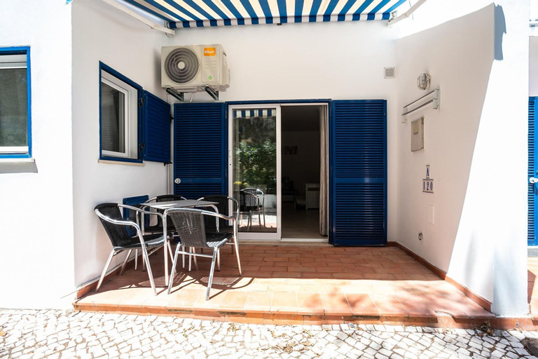 Room 3, Nice Terrace and Pool Alvor Flat, Portimão