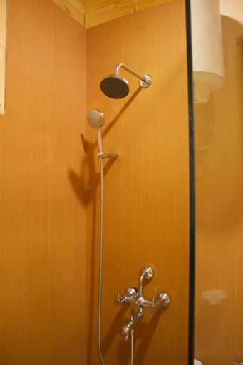 Bathroom 3, Kafal Village Wood House, Tehri Garhwal