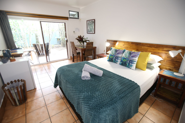 Bedroom 3, Rainforest Motel, Johnstone