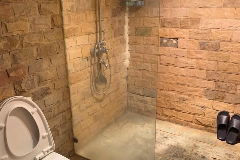 Bathroom 3, Lijiang Blue Stone Inn, Lijiang