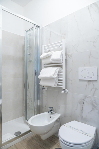 Bathroom 2, NLM nouvelle maison, Rome